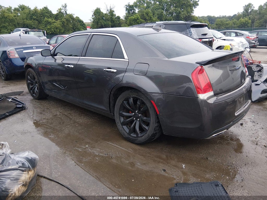 2019 Chrysler 300 Limited photo 3