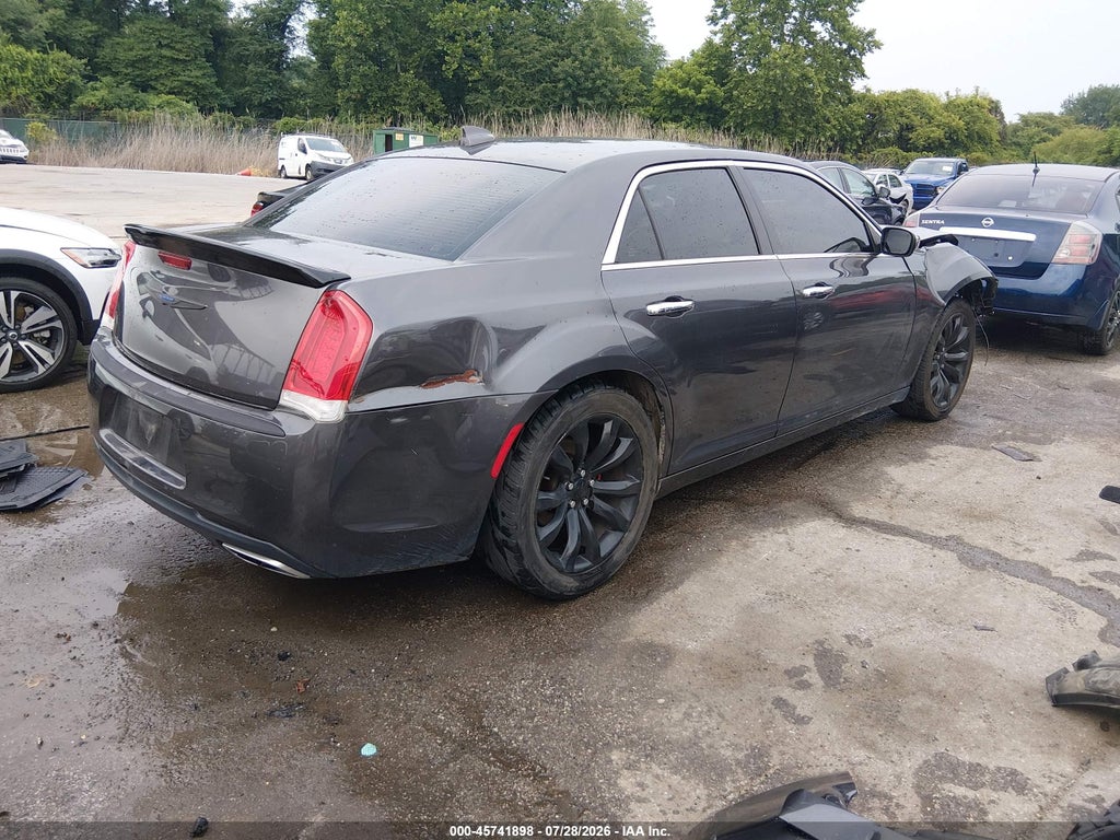 2019 Chrysler 300 Limited photo 4