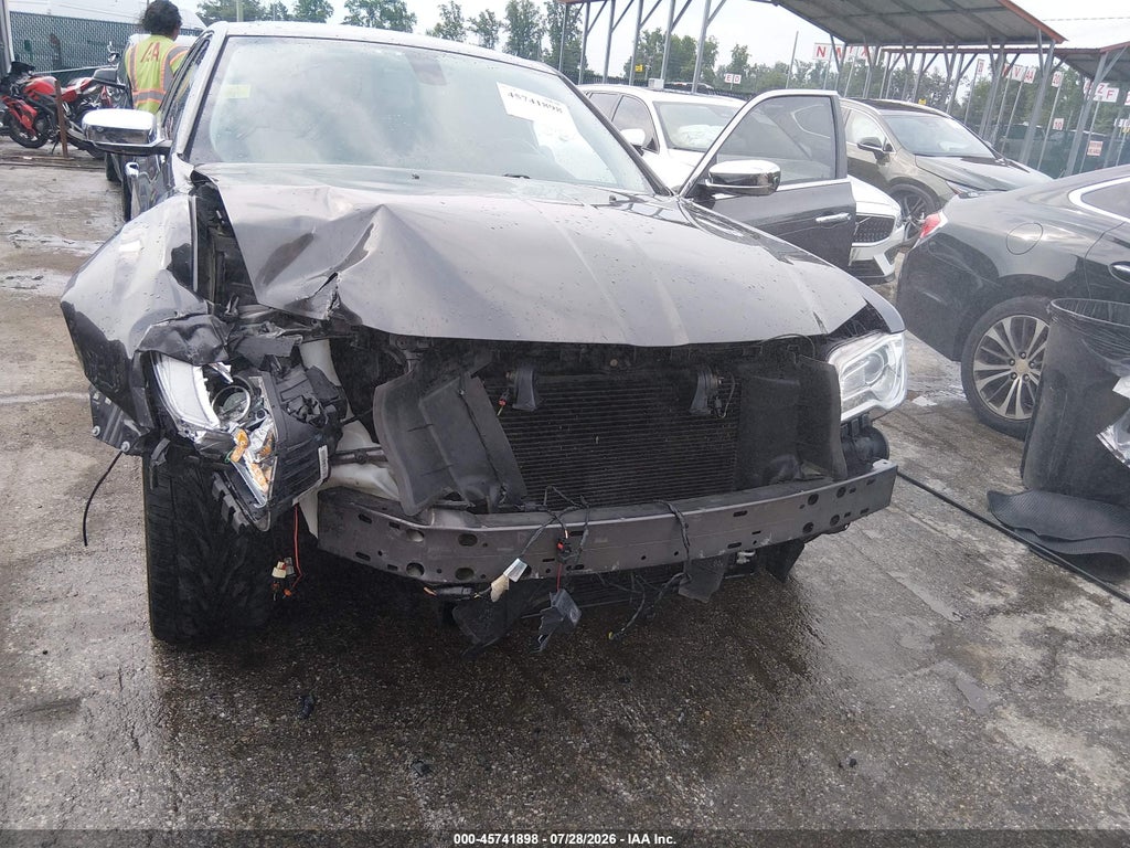 2019 Chrysler 300 Limited photo 6