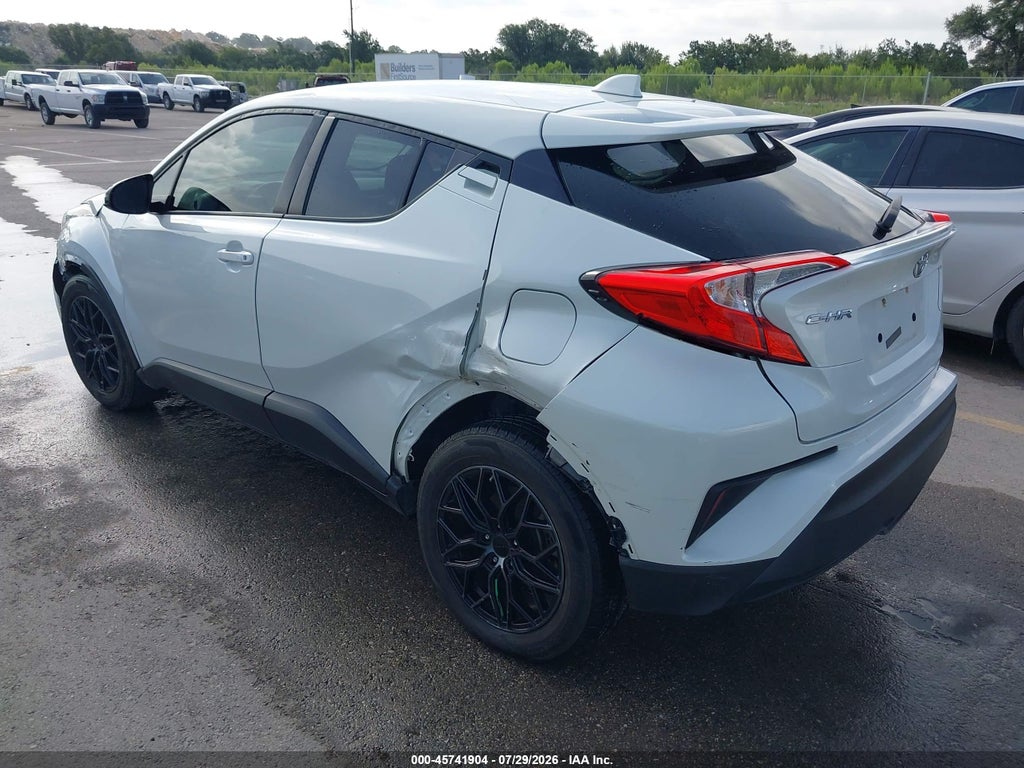 2021 Toyota C-HR LE photo 3