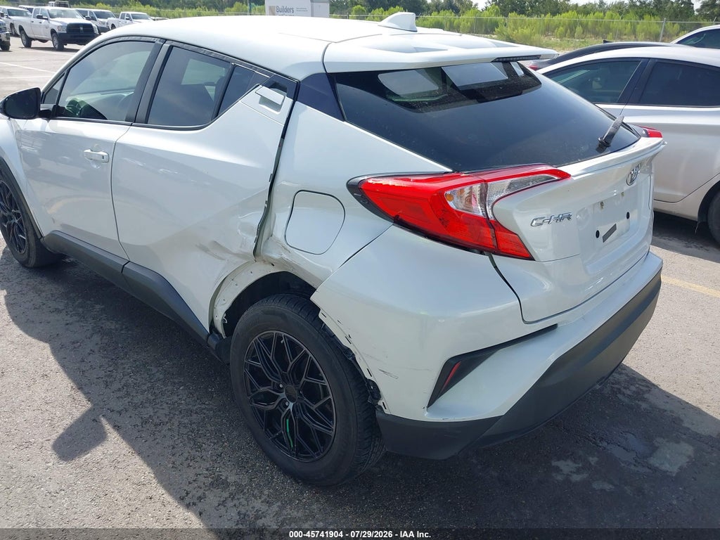 2021 Toyota C-HR LE photo 6