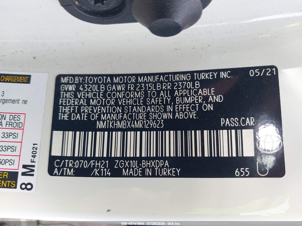 2021 Toyota C-HR LE photo 9