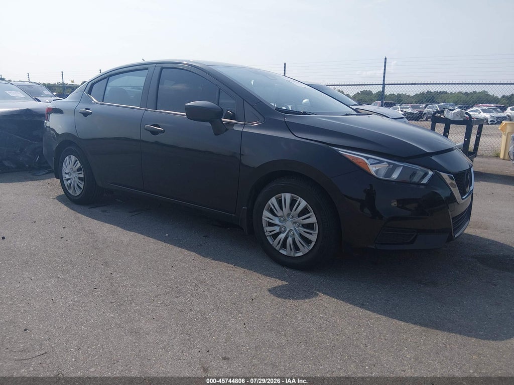 NISSAN VERSA 2021