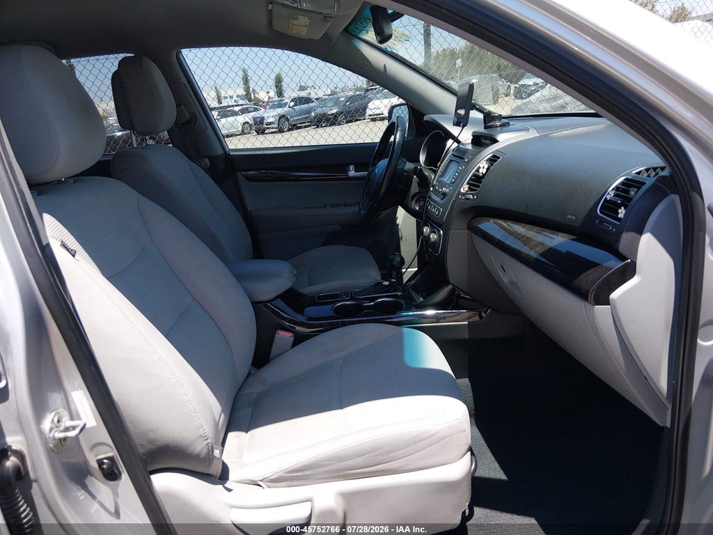 2014 Kia Sorento LX V6 photo 5