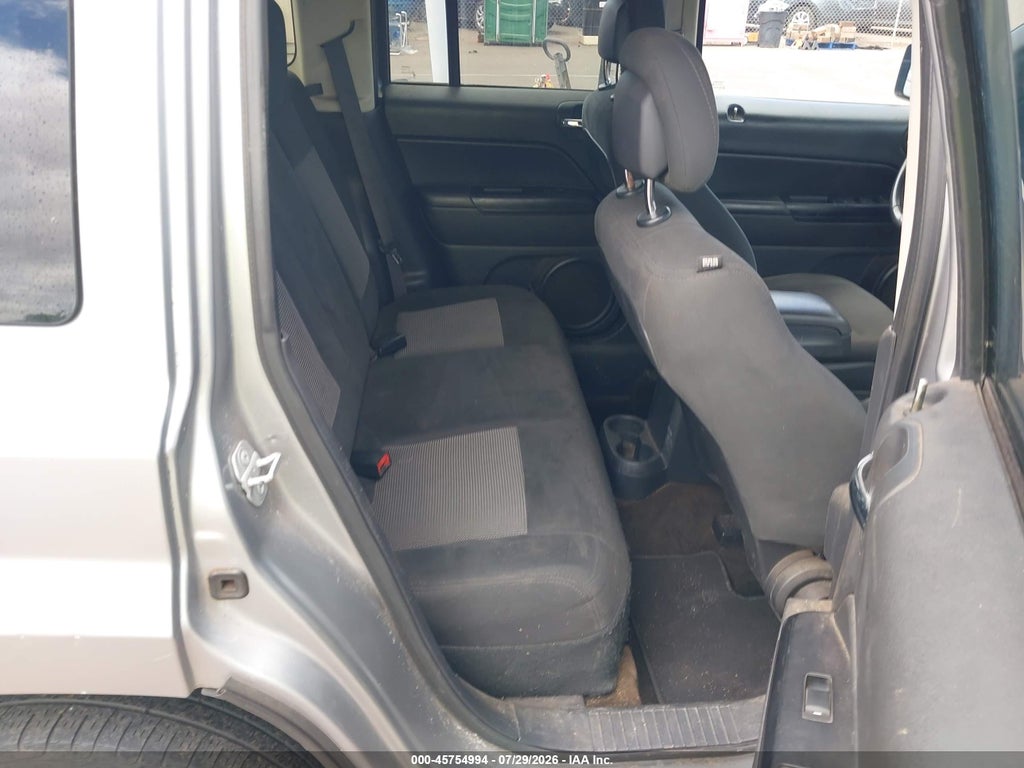 2016 Jeep Patriot Latitude photo 8