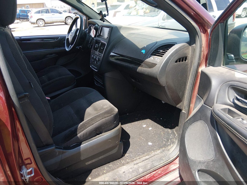2018 Dodge Grand Caravan SE Plus photo 5