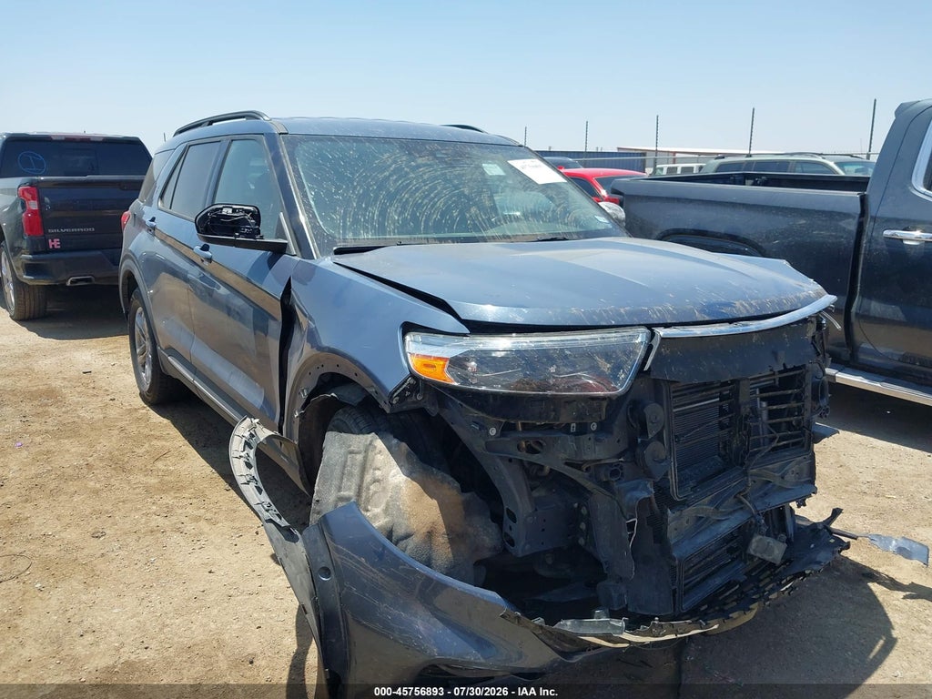 2021 Ford Explorer XLT photo 1