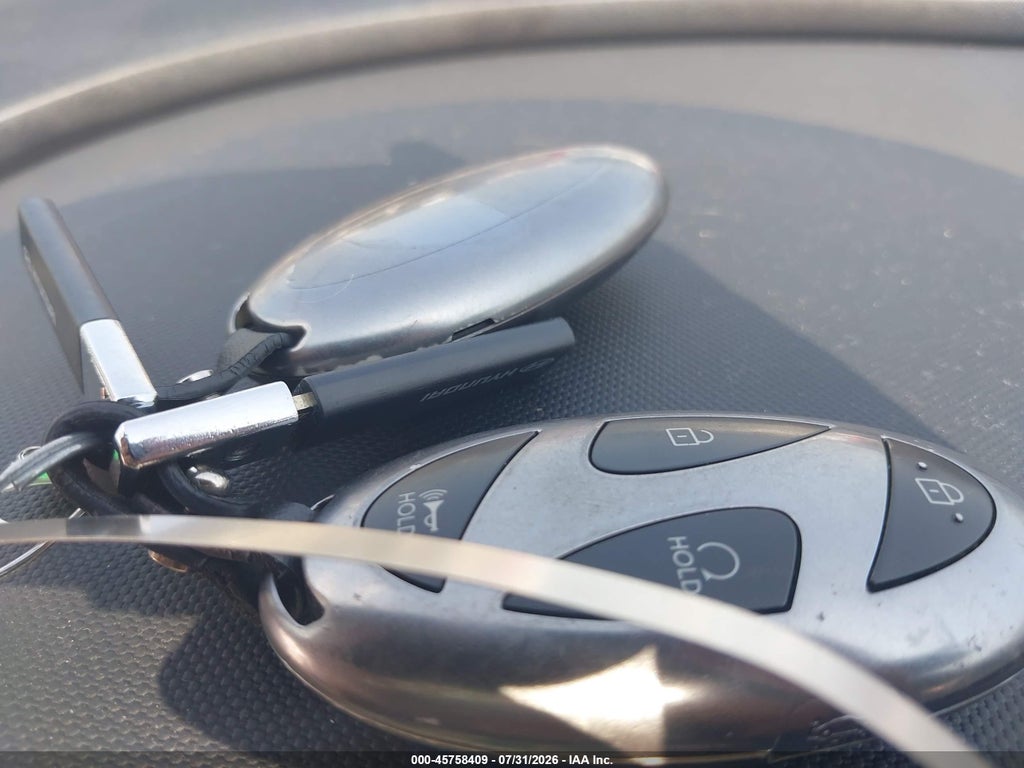 2025 Hyundai Elantra SEL Convenience photo 11