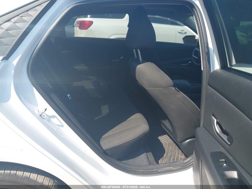 2025 Hyundai Elantra SEL Convenience photo 8
