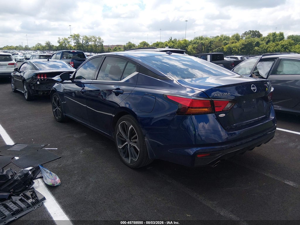 2024 Nissan Altima SR FWD photo 3