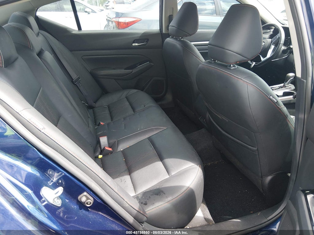 2024 Nissan Altima SR FWD photo 8