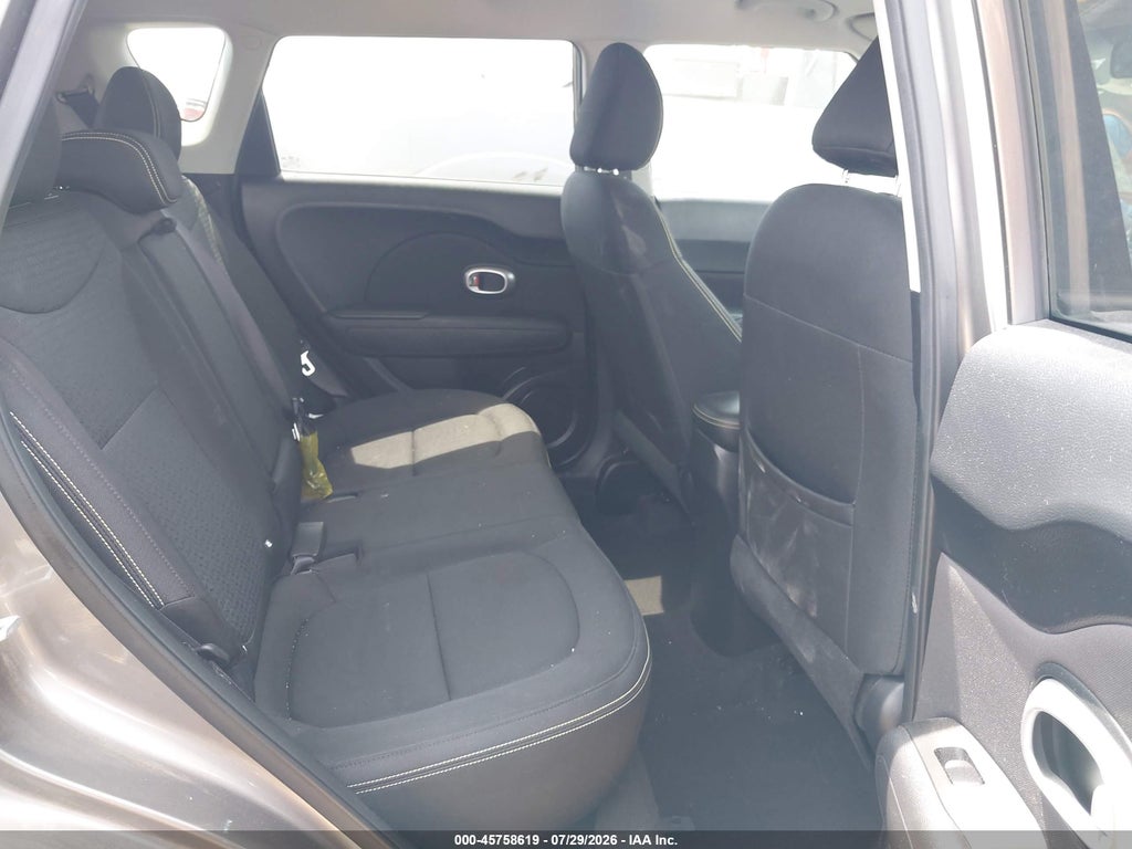 2016 Kia Soul + photo 8