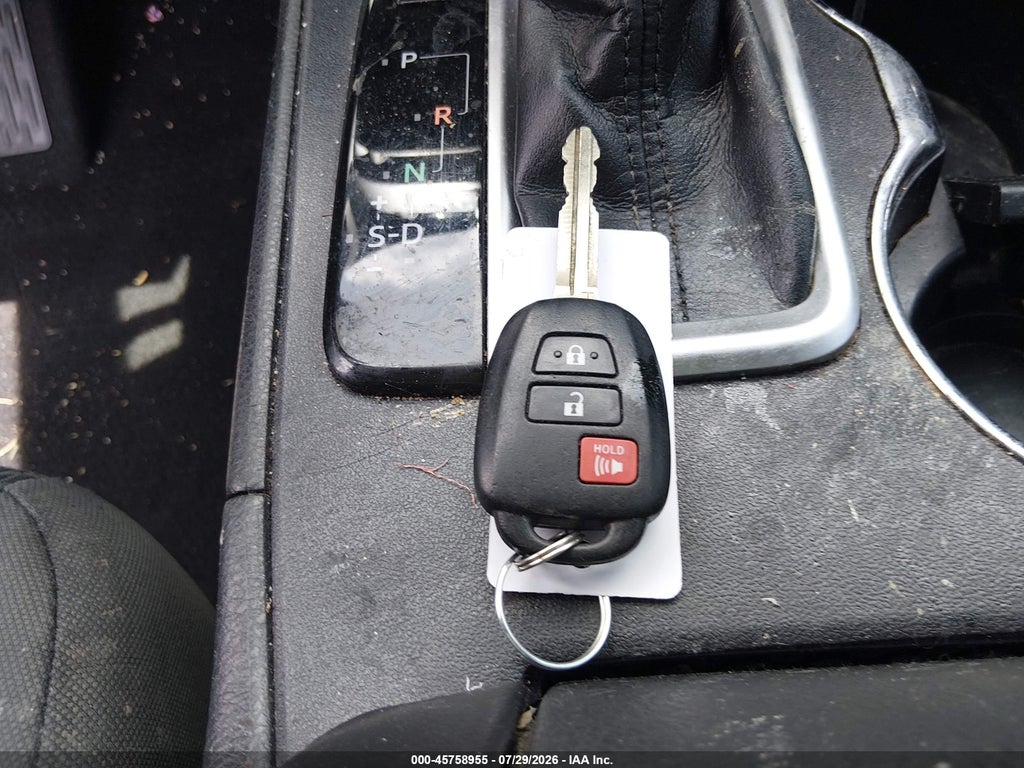 2018 Toyota Highlander LE photo 11