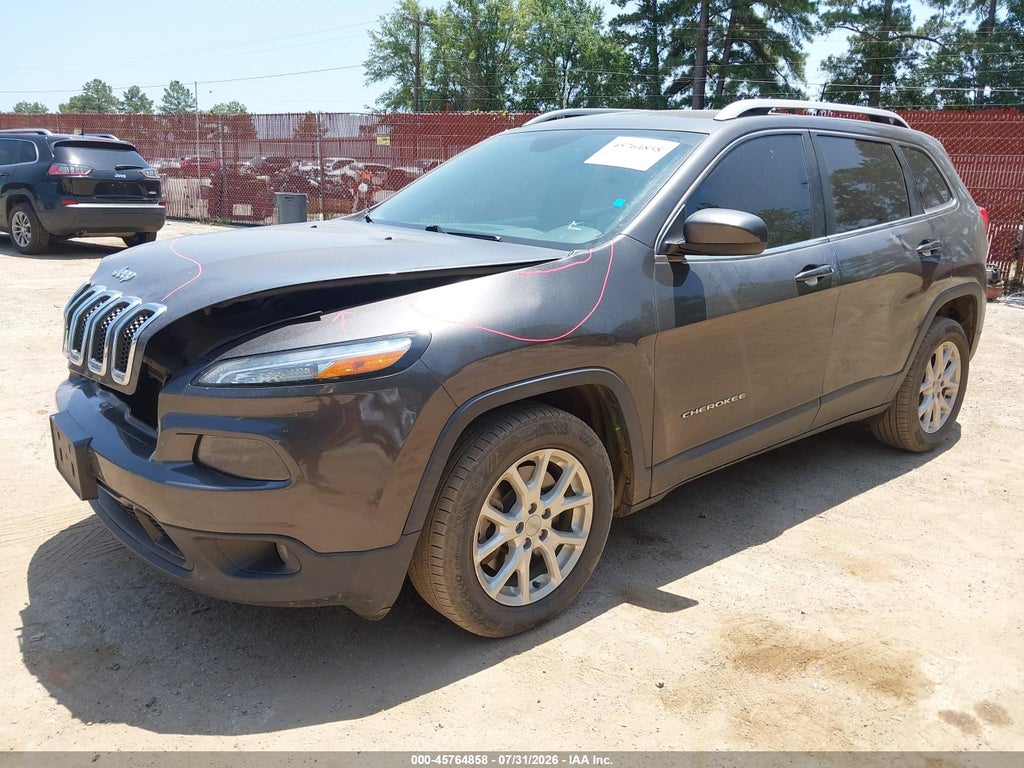 2018 Jeep Cherokee Latitude Plus FWD photo 2