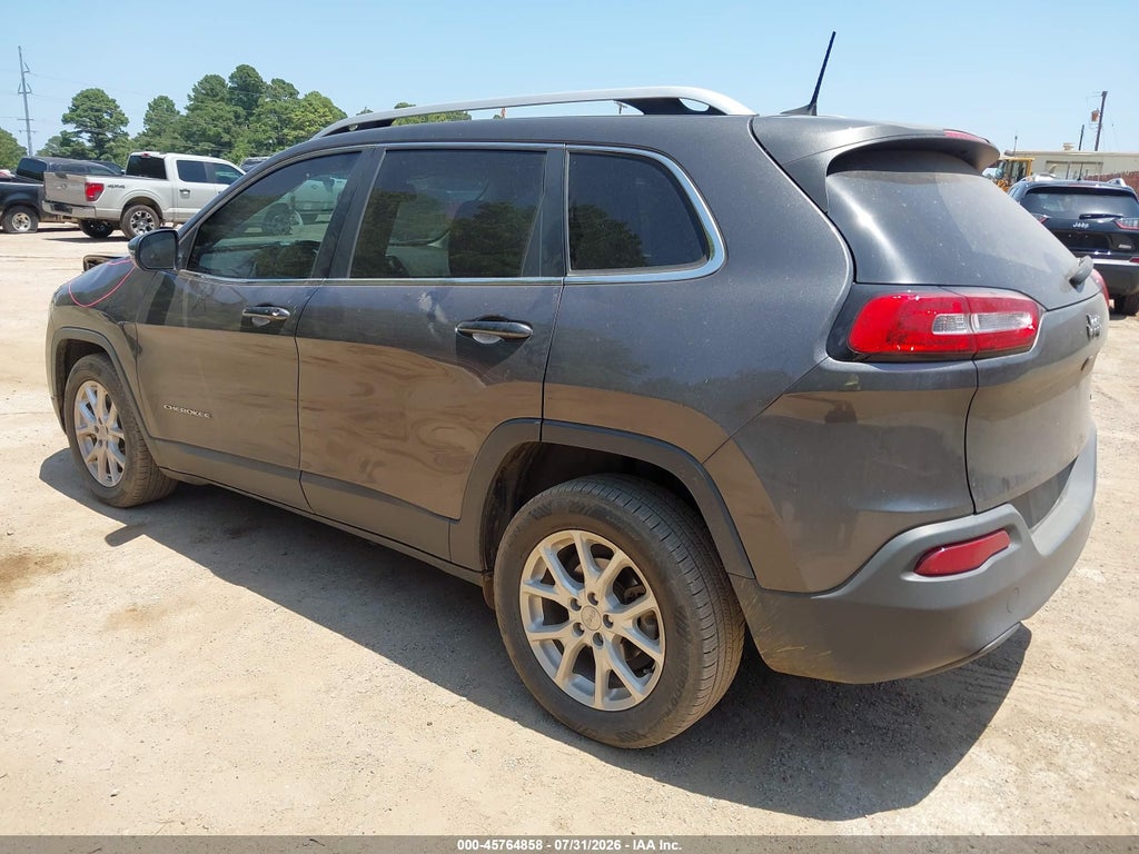 2018 Jeep Cherokee Latitude Plus FWD photo 3