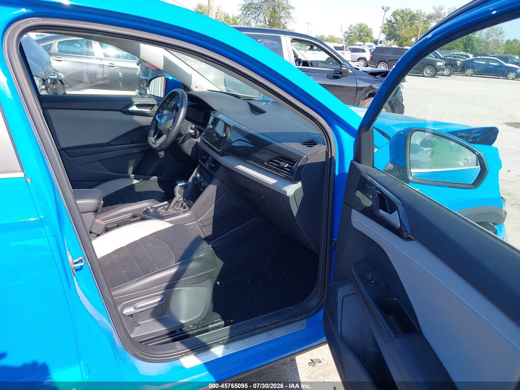 2023 Volkswagen Taos 1.5T SEL photo 5