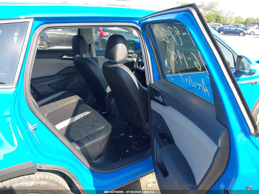 2023 Volkswagen Taos 1.5T SEL photo 8