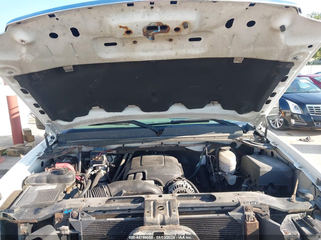 2009 GMC Sierra 2500HD Work Truck photo 10
