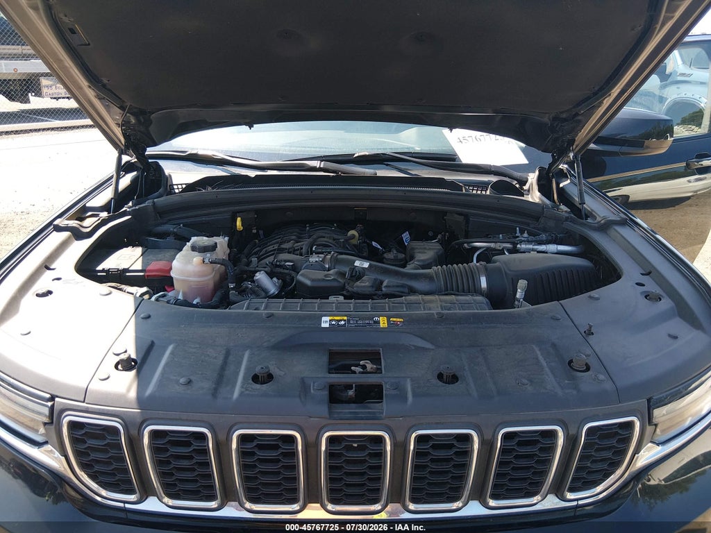 2023 Jeep Grand Cherokee L Laredo 4X2 photo 10