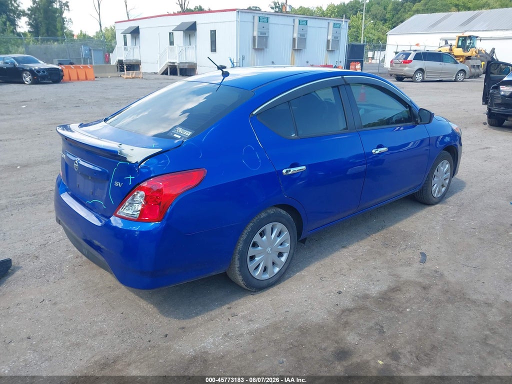 2017 Nissan Versa 1.6 SV photo 4
