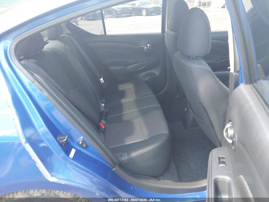 2017 Nissan Versa 1.6 SV photo 8