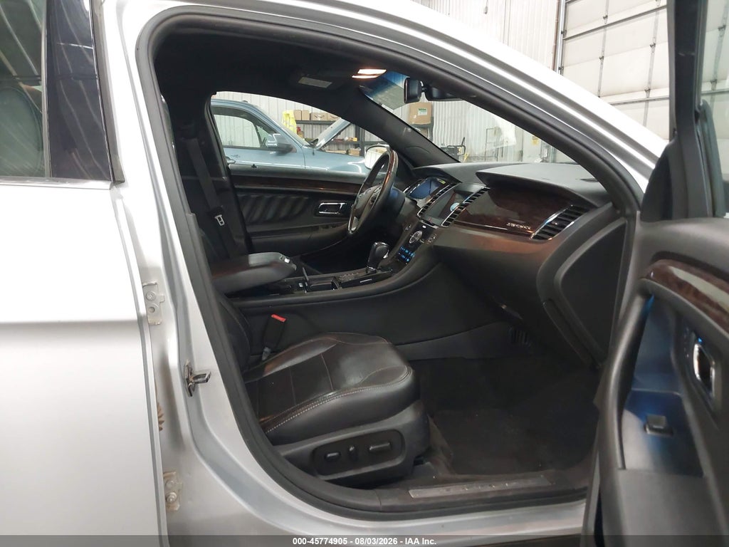 2017 Ford Taurus Limited photo 5