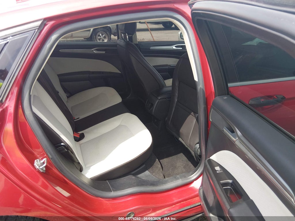 2020 Ford Fusion SE photo 8