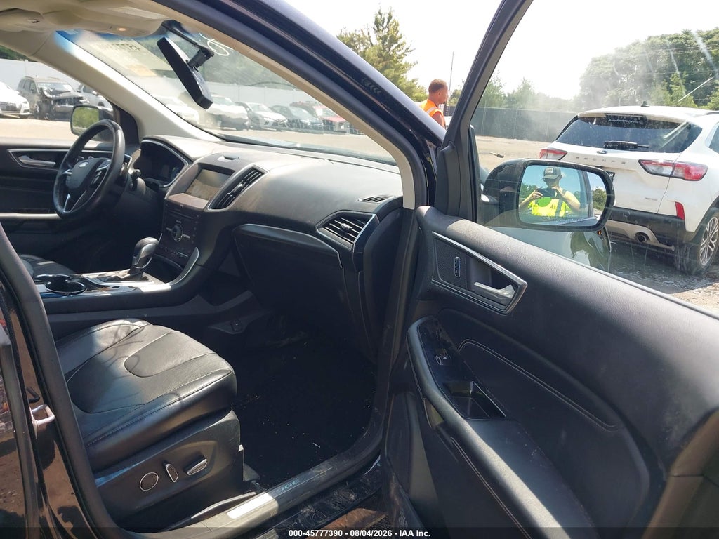 2015 Ford Edge Titanium photo 5