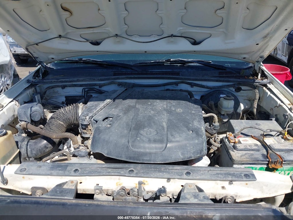 2015 Toyota Tacoma Base V6 photo 10