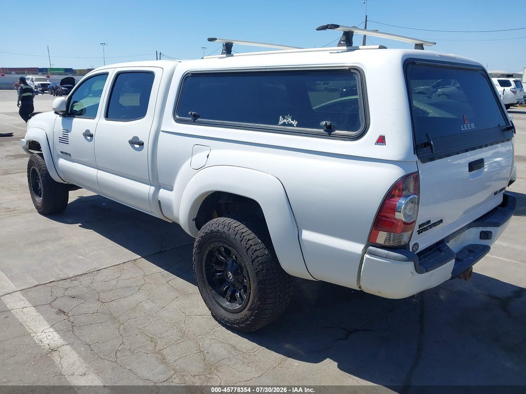 2015 Toyota Tacoma Base V6 photo 3