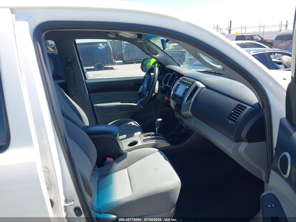 2015 Toyota Tacoma Base V6 photo 5