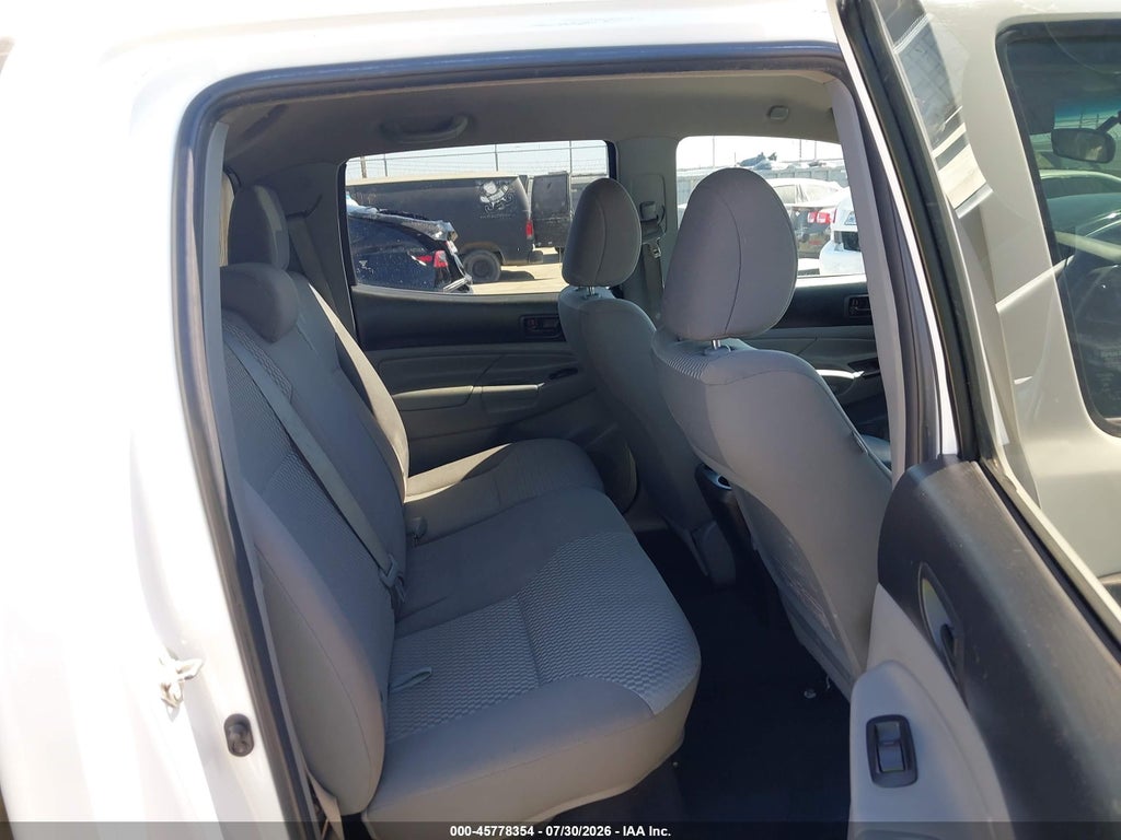 2015 Toyota Tacoma Base V6 photo 8