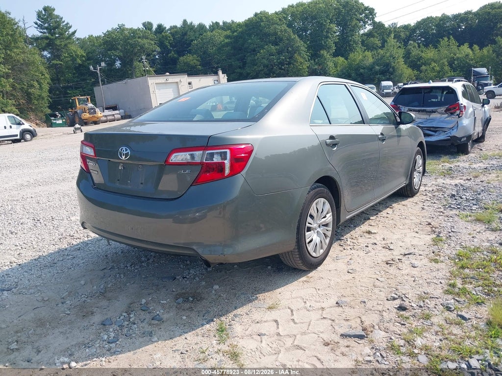 2014 Toyota Camry LE photo 4