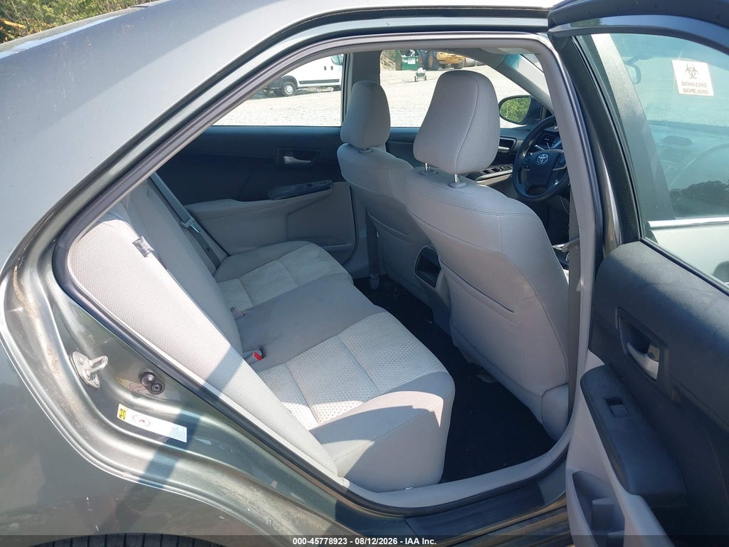 2014 Toyota Camry LE photo 8