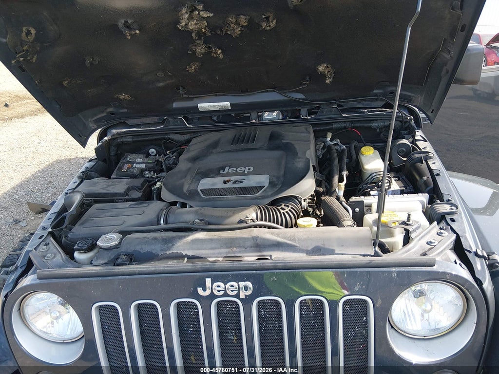 2016 Jeep Wrangler Unlimited Sahara photo 10