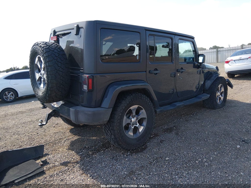 2016 Jeep Wrangler Unlimited Sahara photo 4