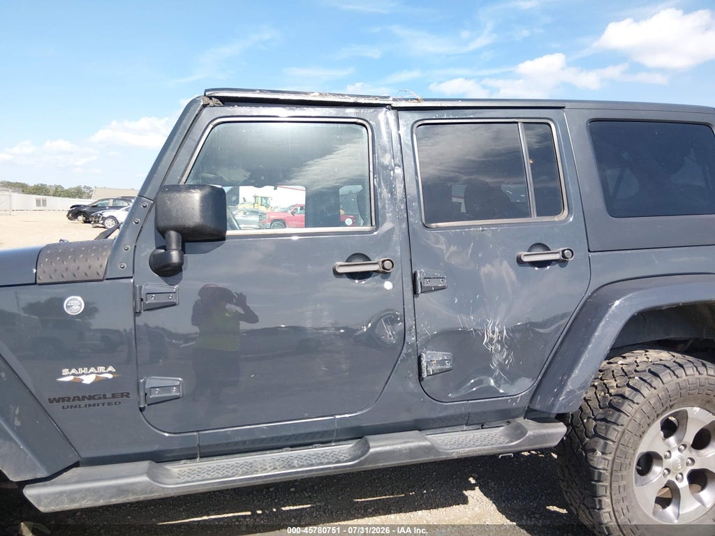 2016 Jeep Wrangler Unlimited Sahara photo 6