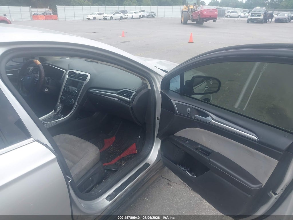 2014 Ford Fusion S photo 5