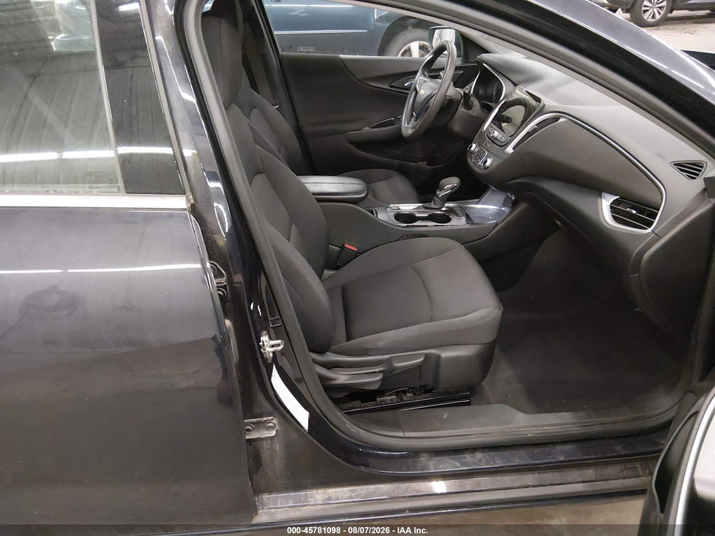 2023 Chevrolet Malibu FWD 1LT photo 5