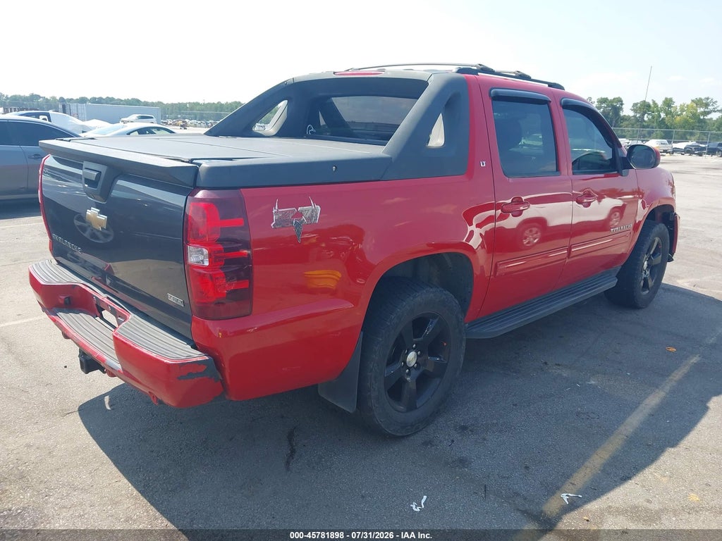 2011 Chevrolet Avalanche 1500 LT1 photo 4