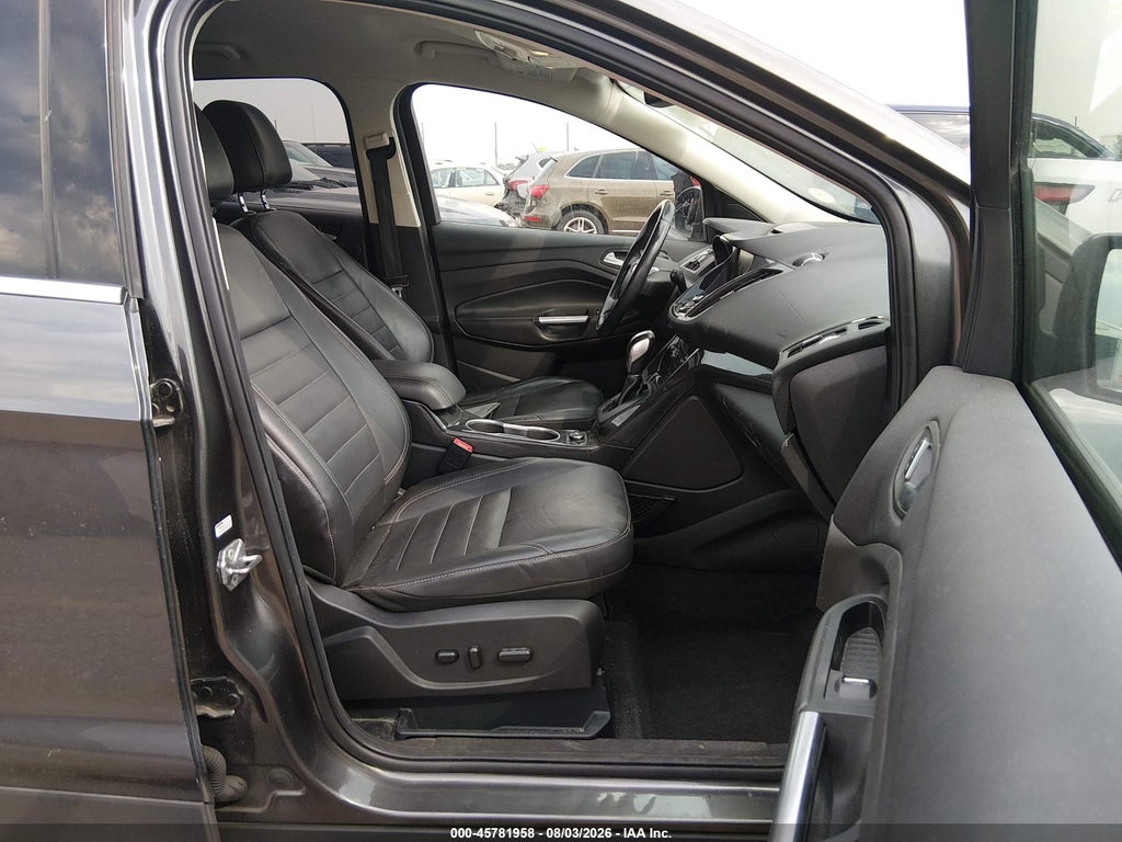 2015 Ford Escape Titanium photo 5
