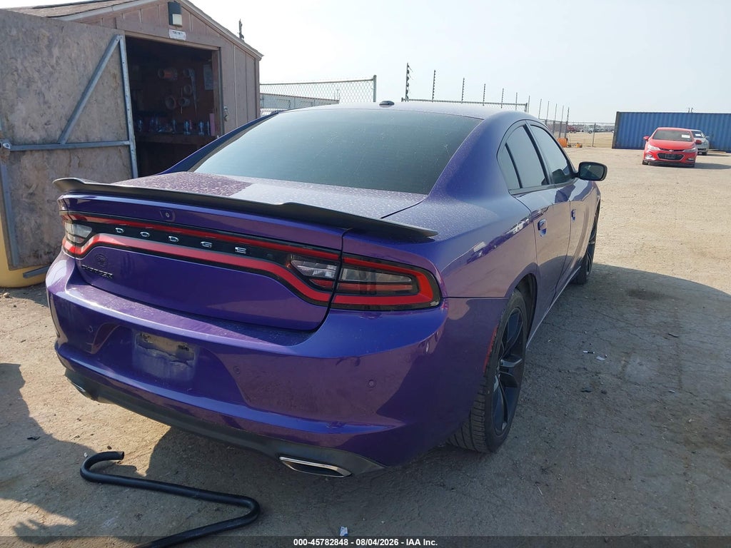 2018 Dodge Charger SXT RWD photo 4