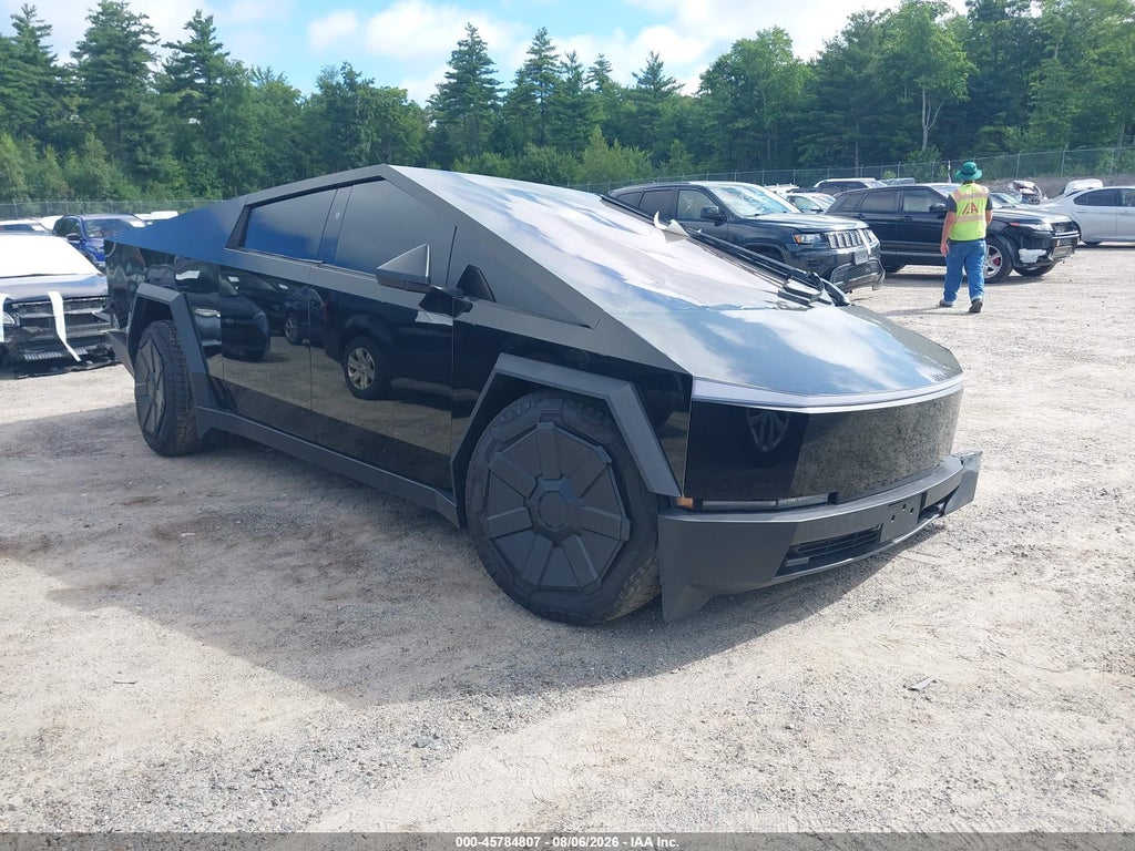 TESLA CYBERTRUCK 2025