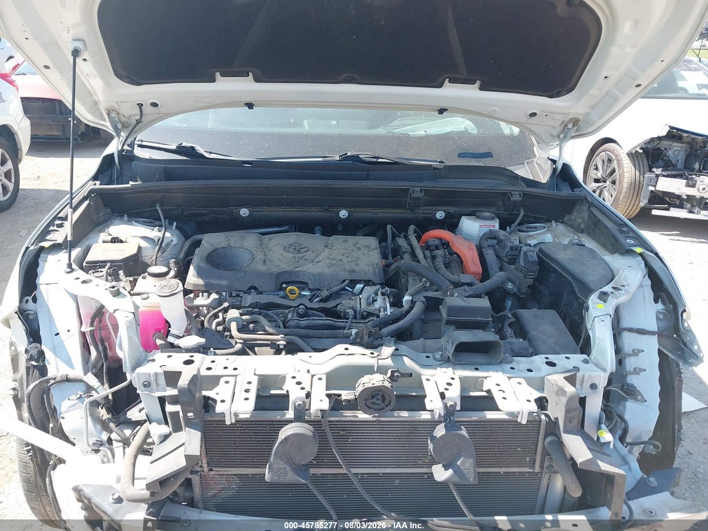 2021 Toyota Venza LE photo 10