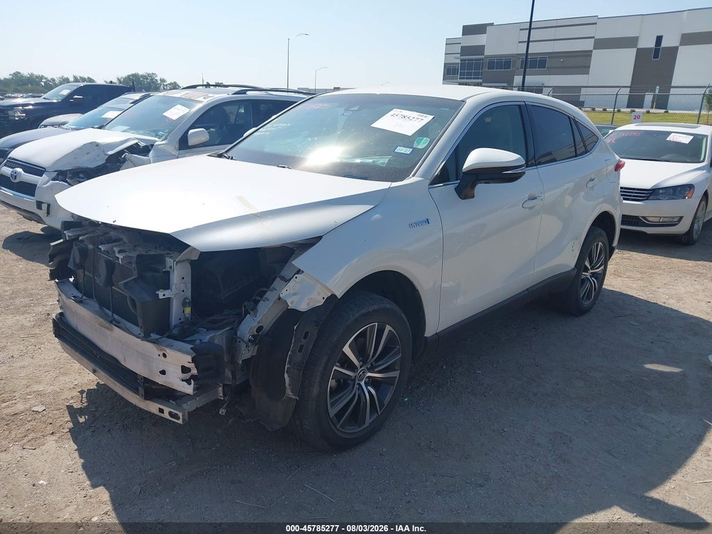 2021 Toyota Venza LE photo 2