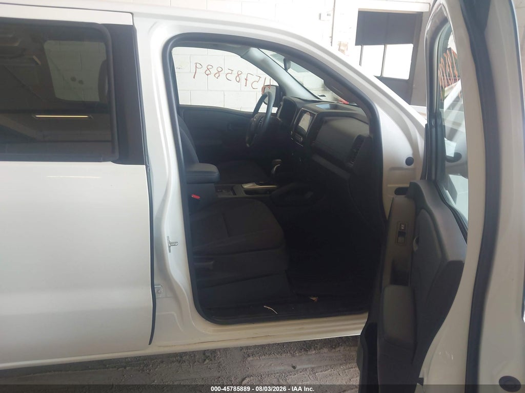 2022 Nissan Frontier S 4X4 photo 5