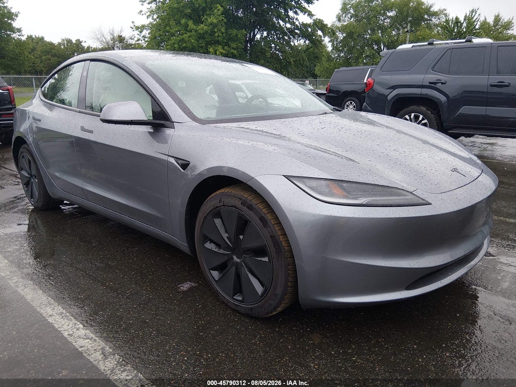 TESLA MODEL 3 2026