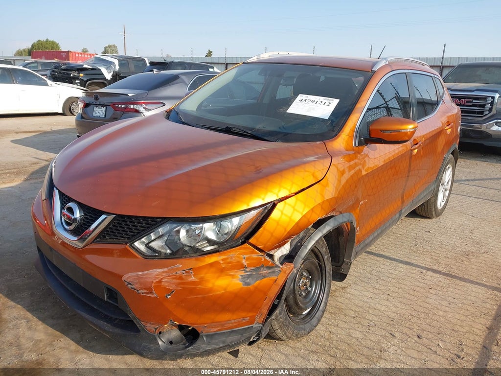 2017 Nissan Rogue Sport SV photo 2