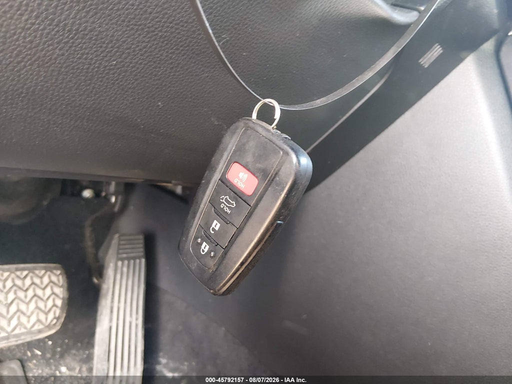 2022 Toyota Highlander XLE photo 11