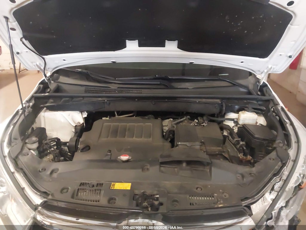 2015 Toyota Highlander LE Plus V6 photo 10
